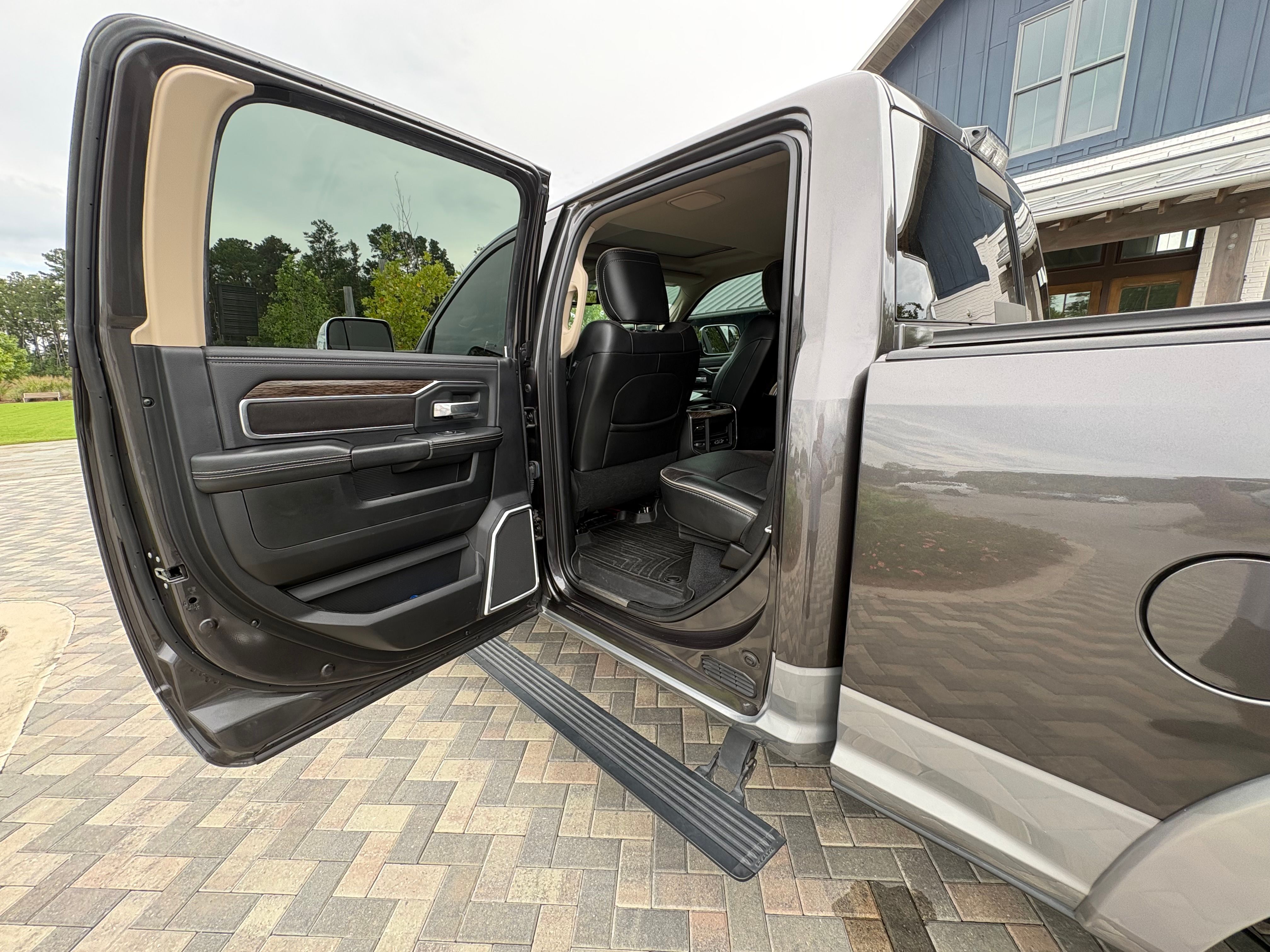 Used 2020 RAM 2500 Laramie AWD/4WD image 16