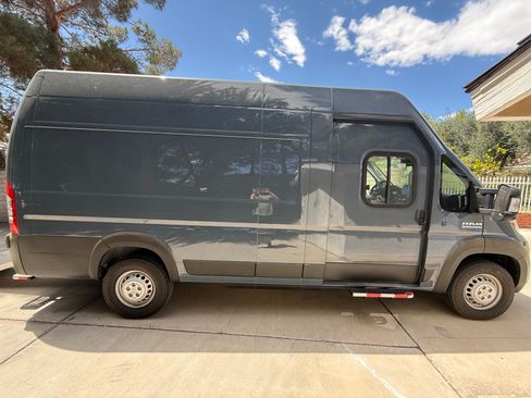 Used 2024 RAM ProMaster 3500 FWD image 1