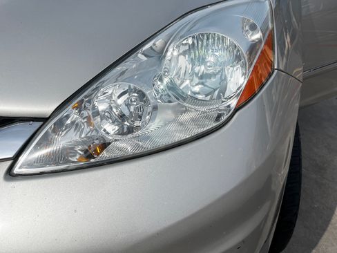 Used 2006 Toyota Sienna XLE Limited image 13