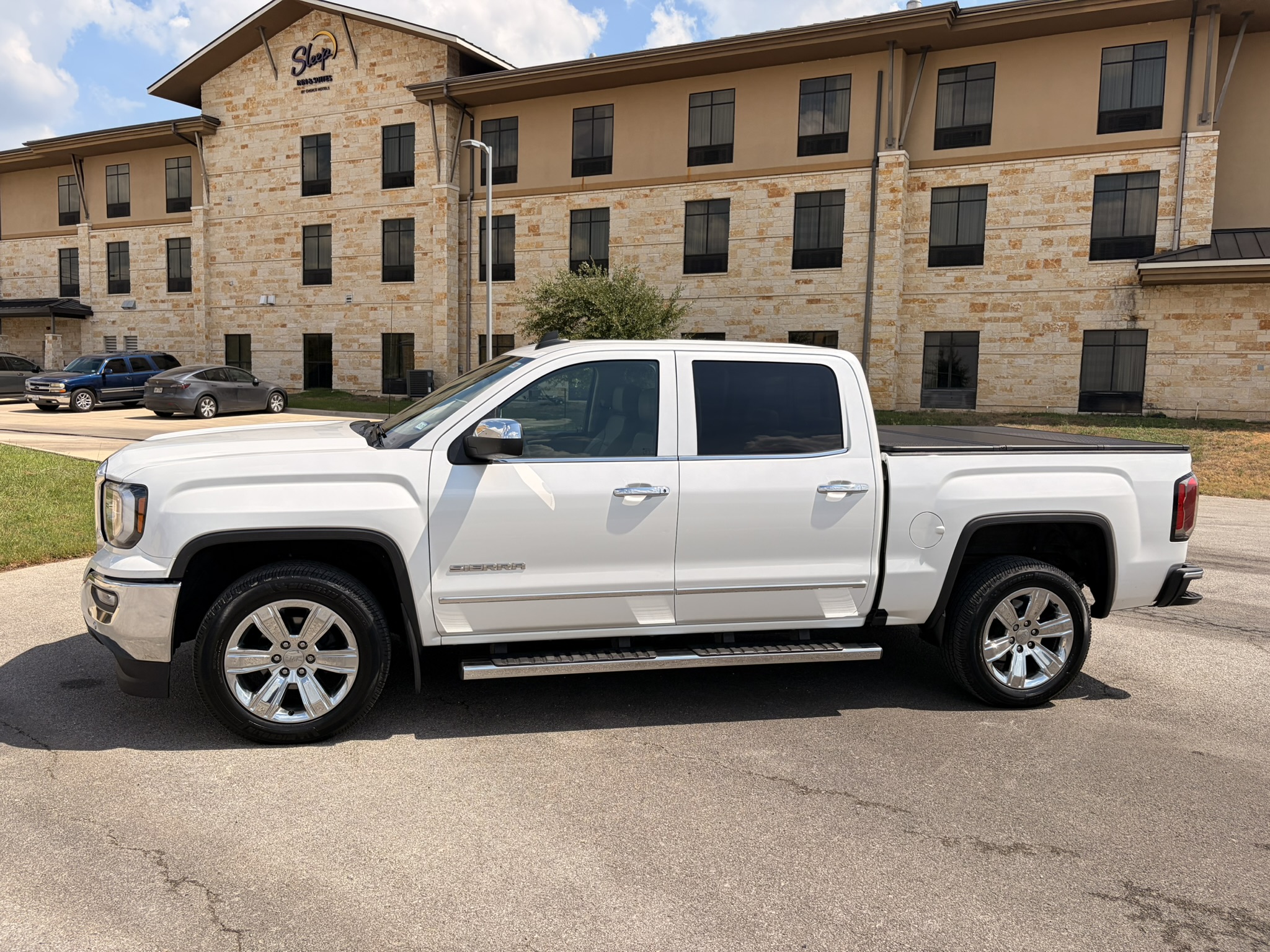 Used 2018 GMC Sierra 1500 SLT w/ Enhanced Driver Alert Package RWD image 24