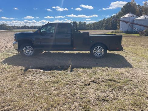 Used 2015 Chevrolet Silverado 3500 LT w/ LT Convenience Package AWD/4WD image 9