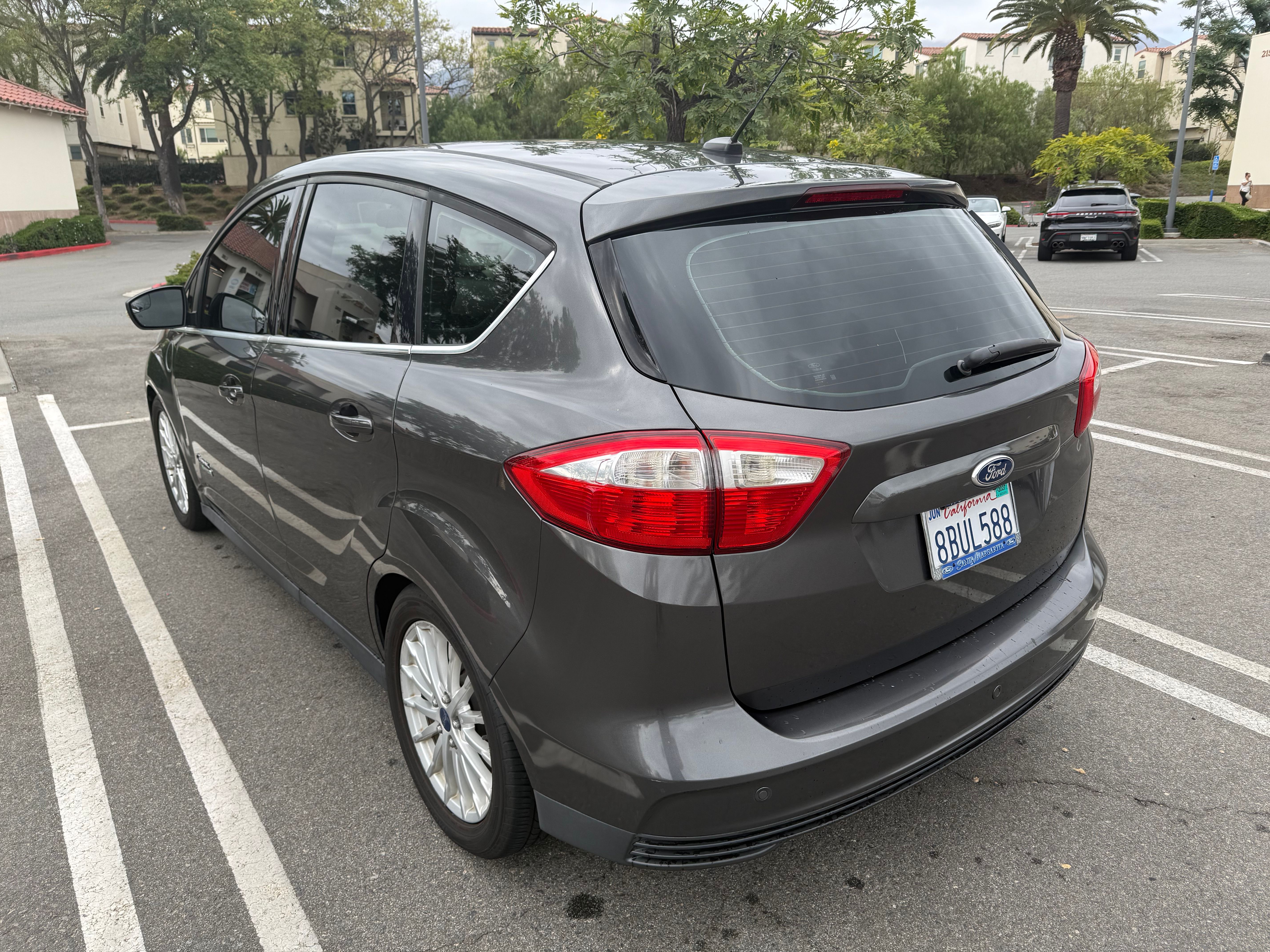 Used 2015 Ford C-MAX Energi SEL w/ Equipment Group 303A FWD image 5