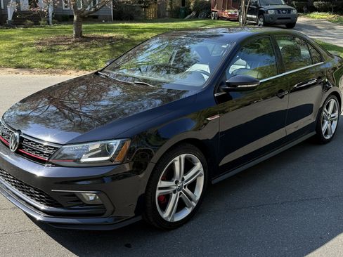 Used 2016 Volkswagen Jetta GLI SEL image 4