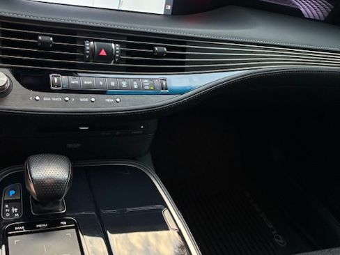 Used 2019 Lexus LS 500 F Sport w/ Accessory Package (Z1) image 12