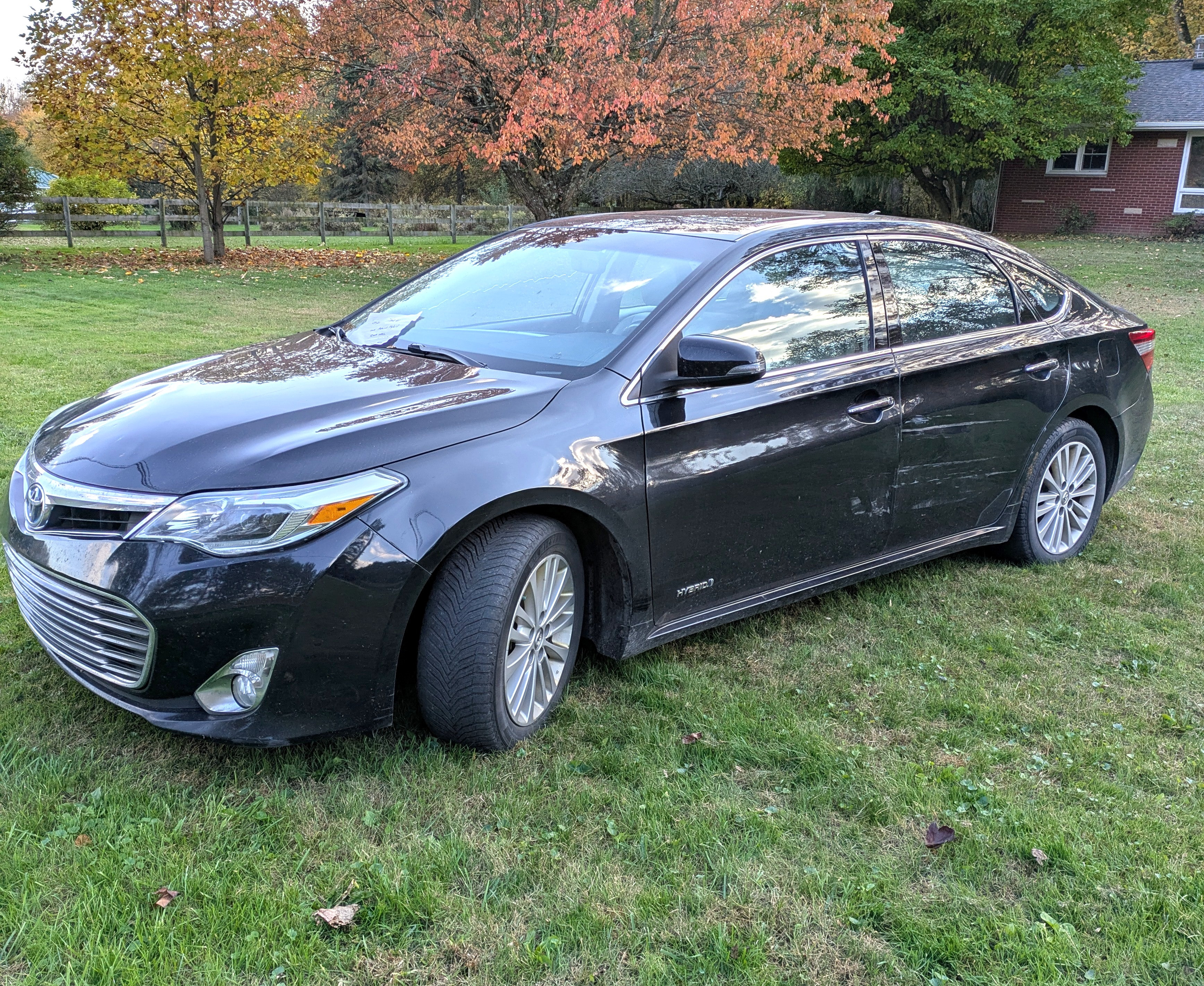 Used 2013 Toyota Avalon Limited FWD image 1