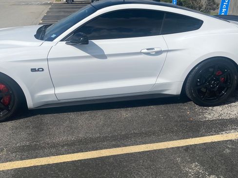 Used 2019 Ford Mustang GT Premium w/ GT Performance Package image 9
