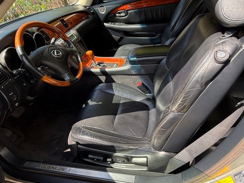 Used 2002 Lexus SC 430 Convertible image 18