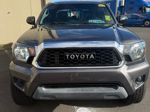 Used 2015 Toyota Tacoma PreRunner w/ SR5 Package image 4
