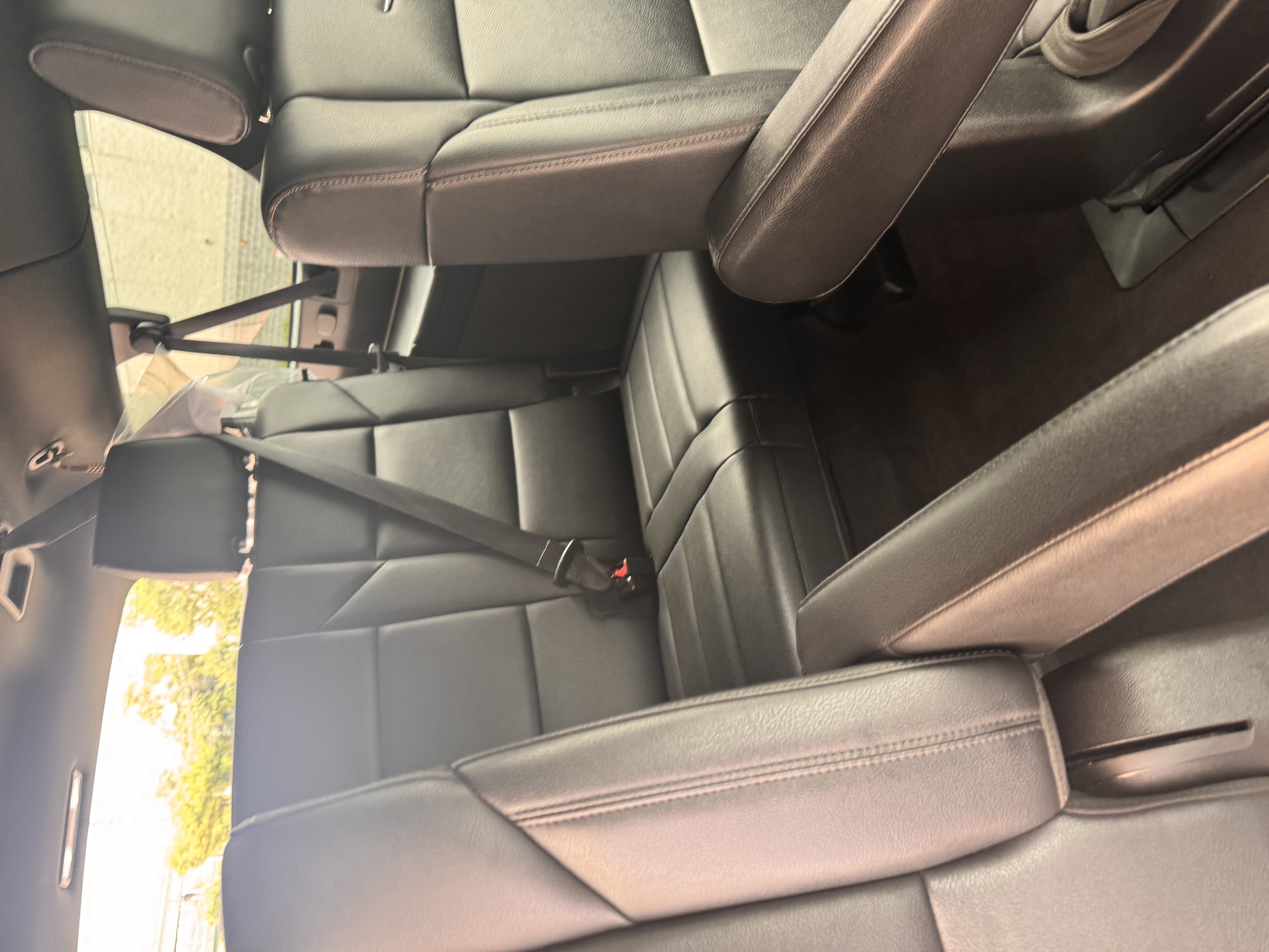 Used 2024 Cadillac Escalade ESV Luxury AWD/4WD image 13
