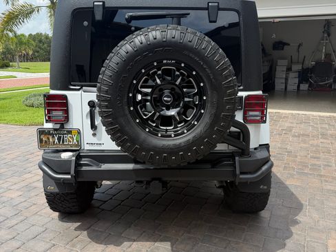Used 2012 Jeep Wrangler Sahara AWD/4WD image 4