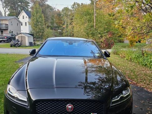 Used 2020 Jaguar XF S image 5