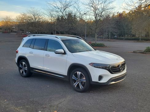 Used 2023 Mercedes-Benz EQB 300 4MATIC image 1