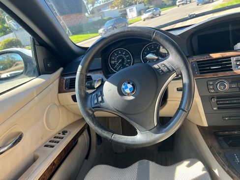 Used 2008 BMW 335i Convertible image 9