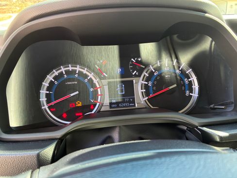 Used 2019 Toyota 4Runner SR5 Premium image 4