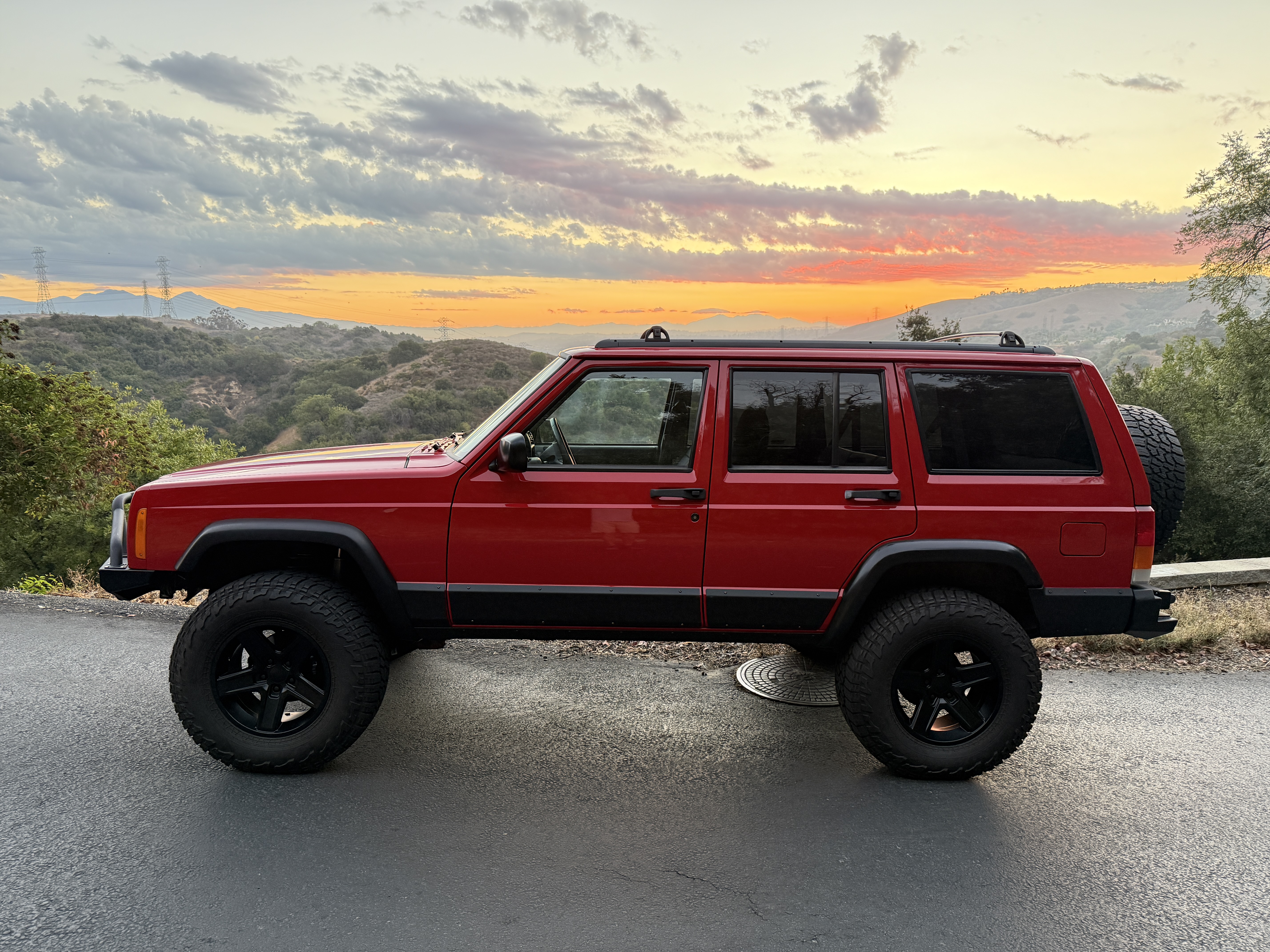 Used 1998 Jeep Cherokee Sport AWD/4WD image 1