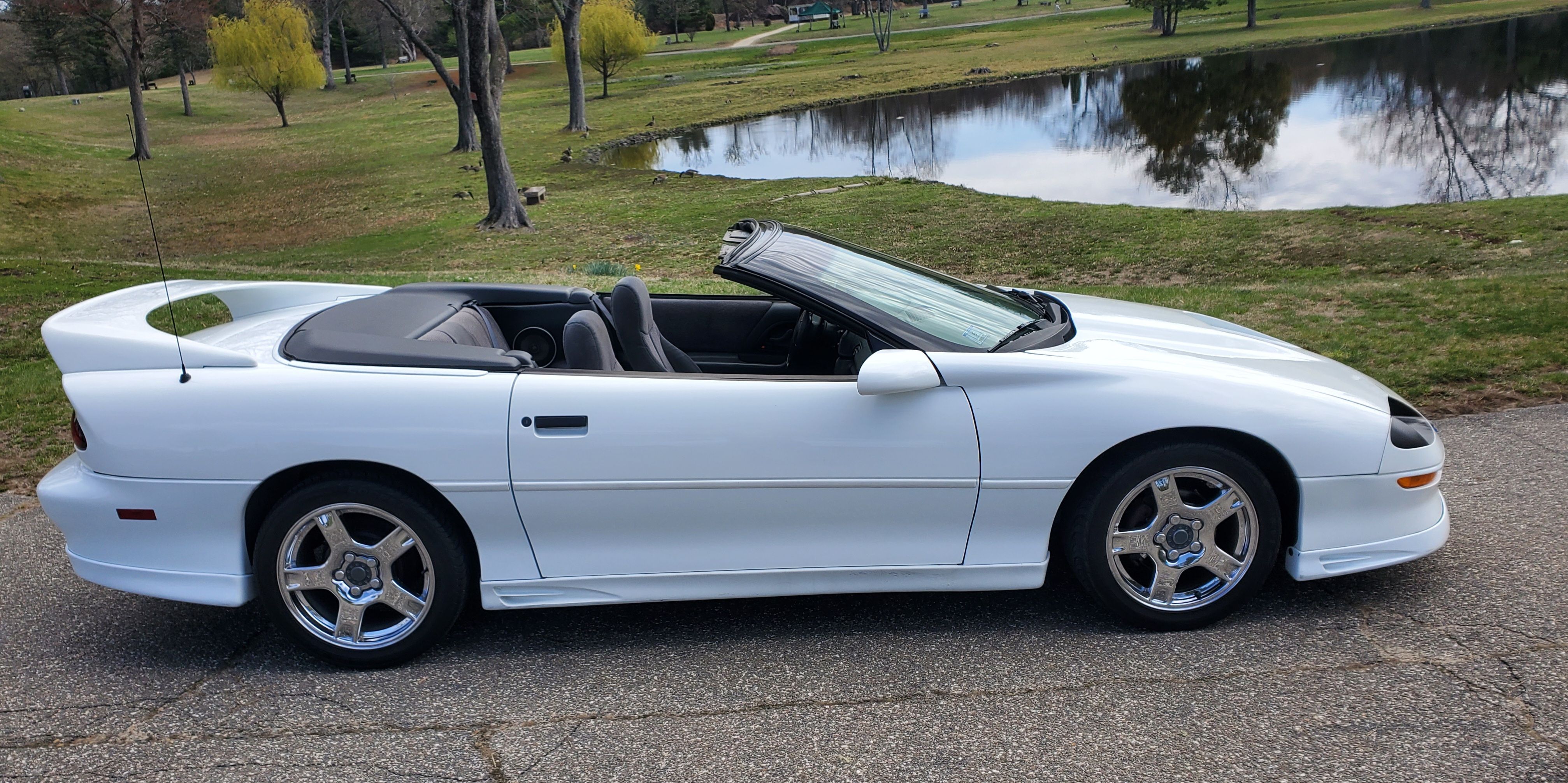Used 1996 Chevrolet Camaro RS RWD image 2