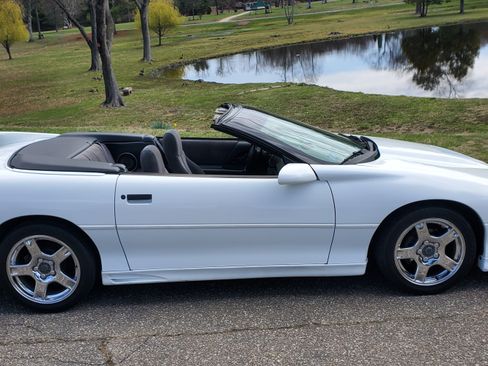 Used 1996 Chevrolet Camaro RS RWD image 2