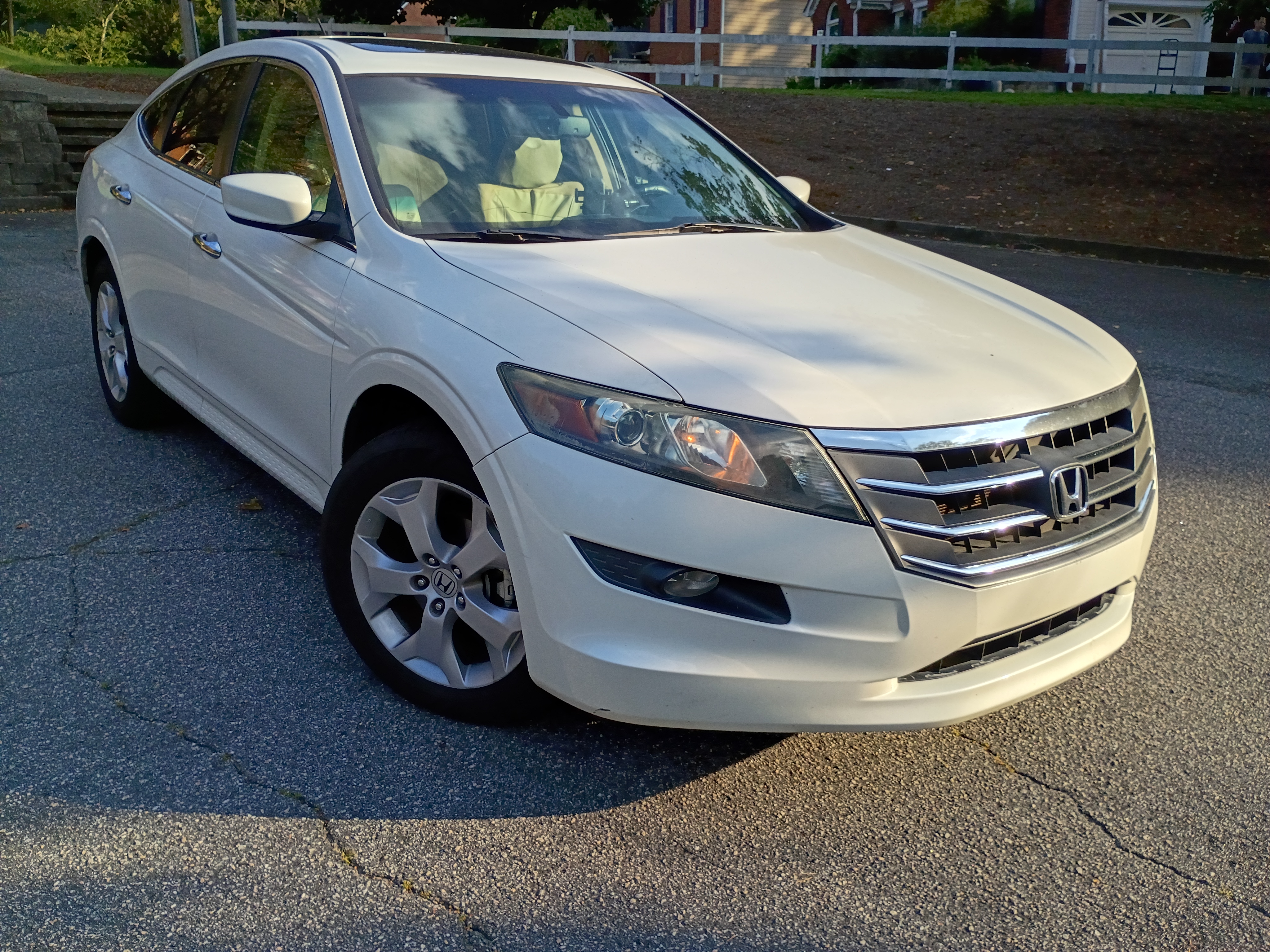 Used 2010 Honda Crosstour EX-L image 4