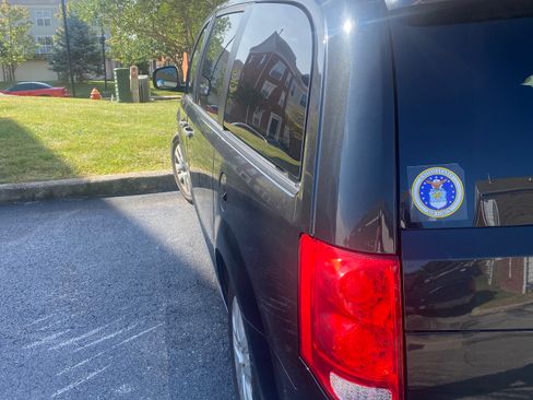 Used 2019 Dodge Grand Caravan SE FWD image 6
