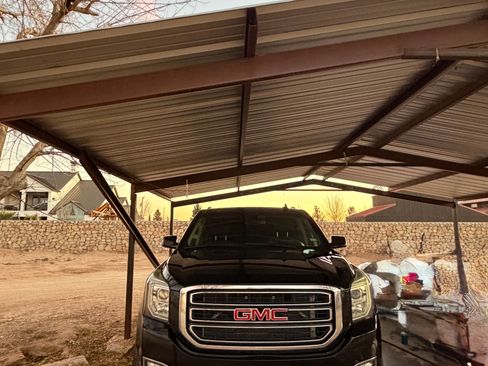 Used 2016 GMC Yukon XL SLT w/ Open Road Package image 2