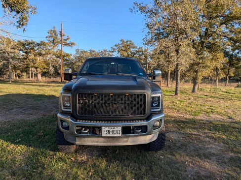 Used 2011 Ford F250 Lariat w/ Lariat Ultimate Pkg image 6