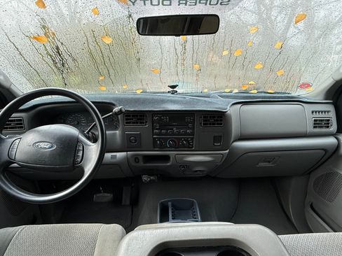 Used 2004 Ford F250 XLT image 9