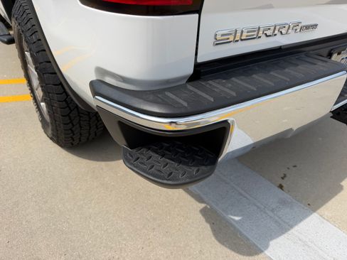 Used 2019 GMC Sierra 1500 SLE w/ SLE Value Package AWD/4WD image 9