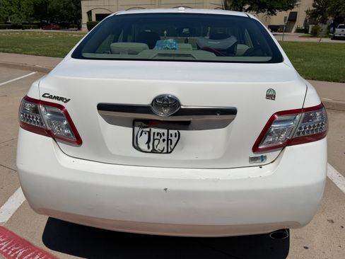 Used 2010 Toyota Camry Hybrid FWD image 5