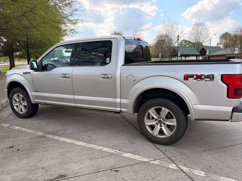 Used 2018 Ford F150 Platinum w/ Equipment Group 701A Luxury image 18