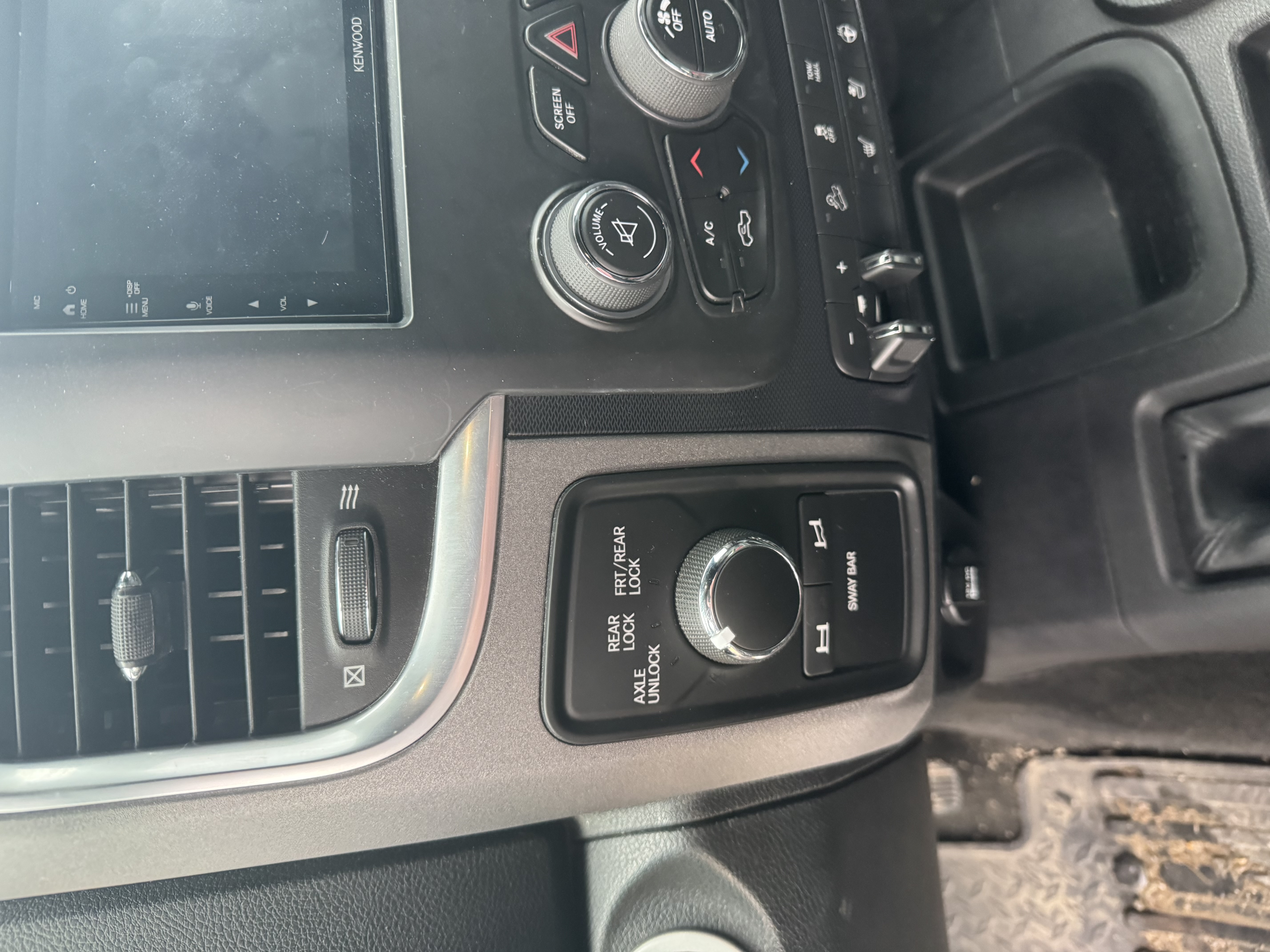 Used 2017 RAM 2500 Power Wagon w/ Leather & Luxury Group AWD/4WD image 5