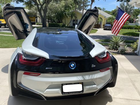 Used 2015 BMW i8 Coupe 2D image 12