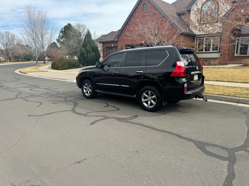 Used 2013 Lexus GX 460 Premium image 2