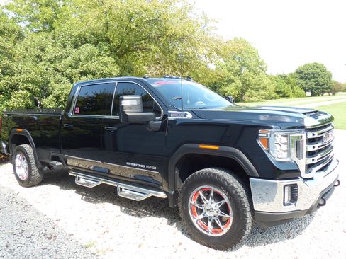 Used 2020 GMC Sierra 2500 SLE w/ SLE Value Package; image 1