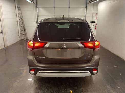 Used 2020 Mitsubishi Outlander SE image 6
