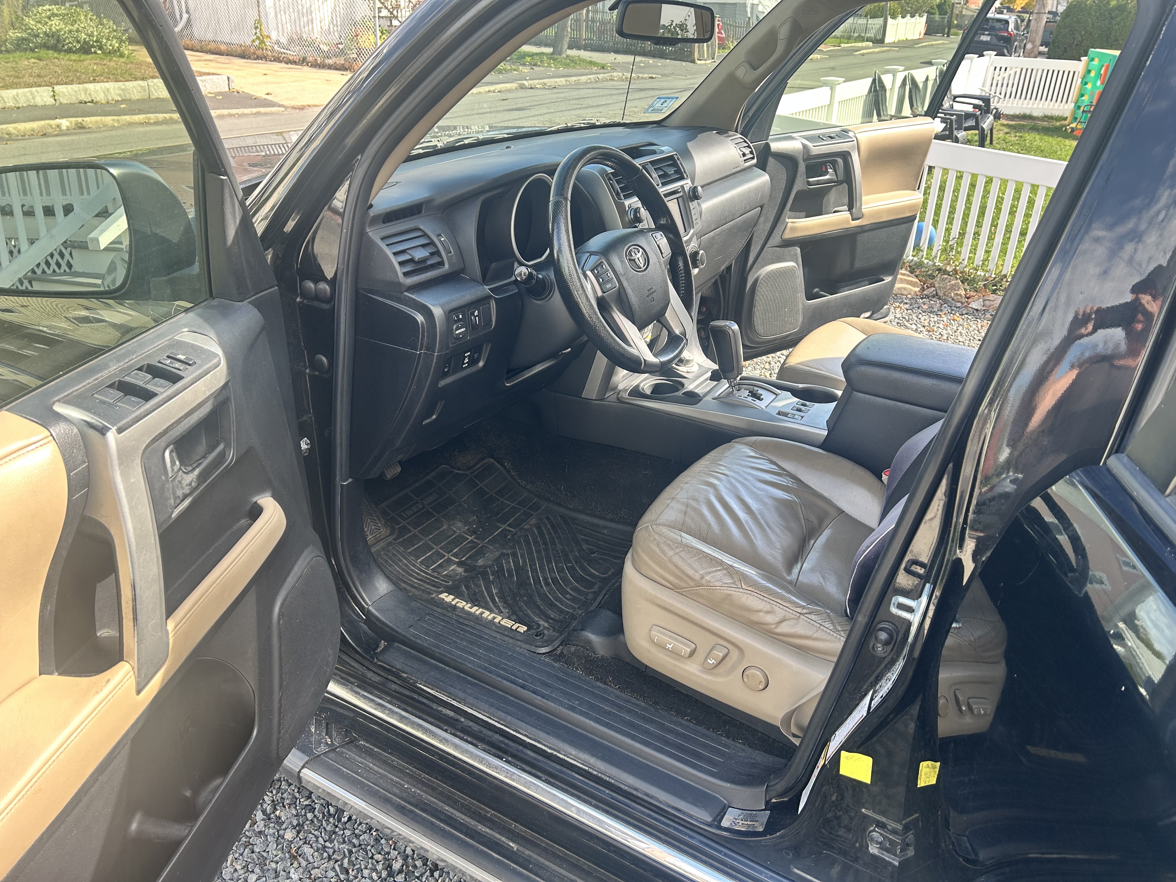 Used 2012 Toyota 4Runner Limited AWD/4WD image 22