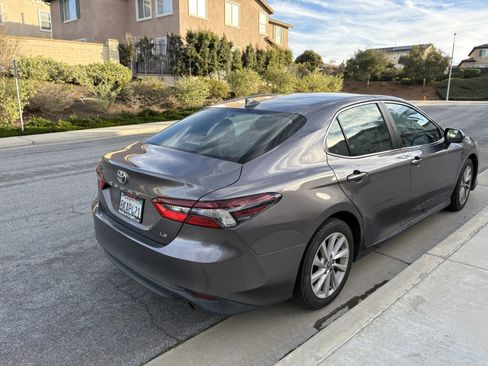 Used 2022 Toyota Camry LE image 8