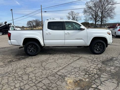 Used 2023 Toyota Tacoma SR5 w/ Technology Package image 2