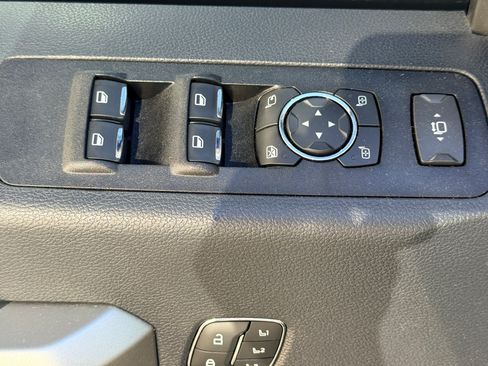 Used 2022 Ford F250 Lariat w/ Lariat Value Package image 11