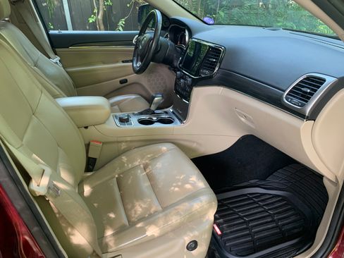 Used 2019 Jeep Grand Cherokee Limited w/ Trailer Tow Group IV AWD/4WD image 11