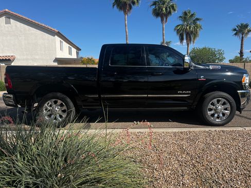 Used 2024 RAM 2500 Limited AWD/4WD image 4