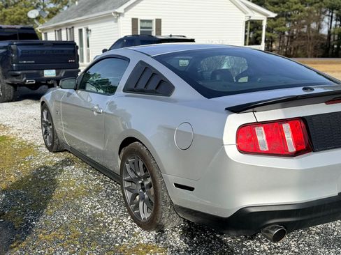 Used 2010 Ford Mustang GT image 9