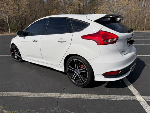 Used 2015 Ford Focus ST w/ Equipment Group 402A image 2