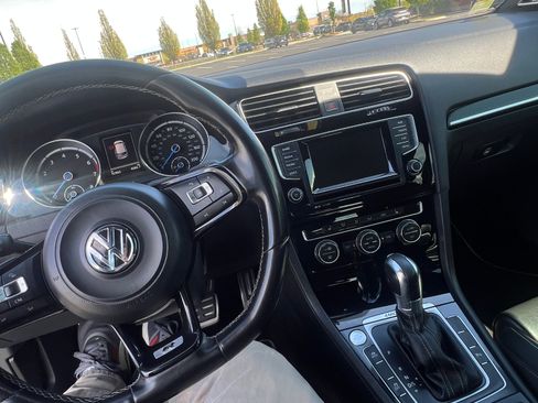 Used 2015 Volkswagen Golf R 4-Door image 12
