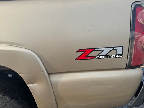 Used 2004 Chevrolet Silverado 1500 4x4 Regular Cab w/ Light Duty Power Package image 10