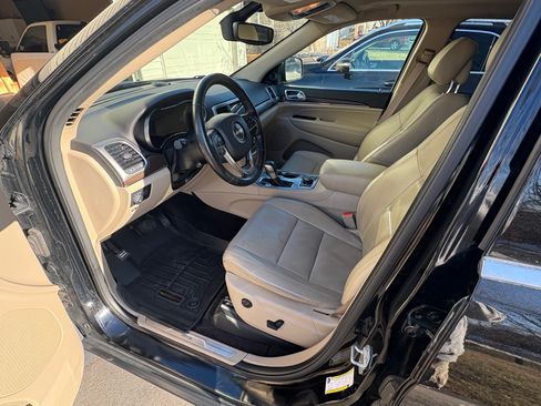 Used 2018 Jeep Grand Cherokee Limited w/ Luxury Group II image 4