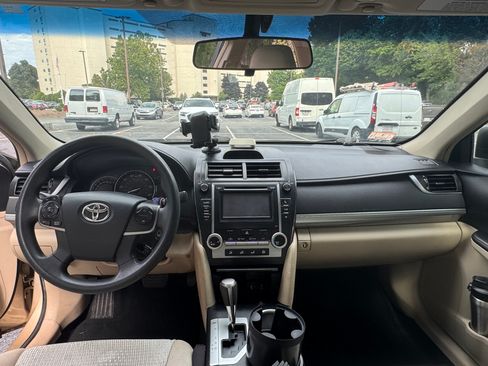 Used 2012 Toyota Camry LE FWD image 18