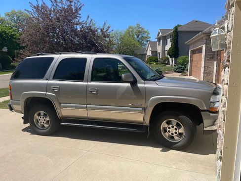 Used 2003 Chevrolet Tahoe LT AWD/4WD image 10