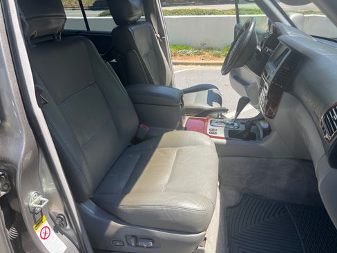 Used 2005 Toyota Land Cruiser AWD/4WD image 20