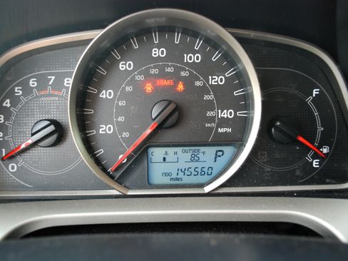 Used 2014 Toyota RAV4 XLE FWD image 1