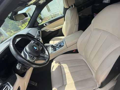 Used 2022 BMW X6 M50i AWD/4WD image 10